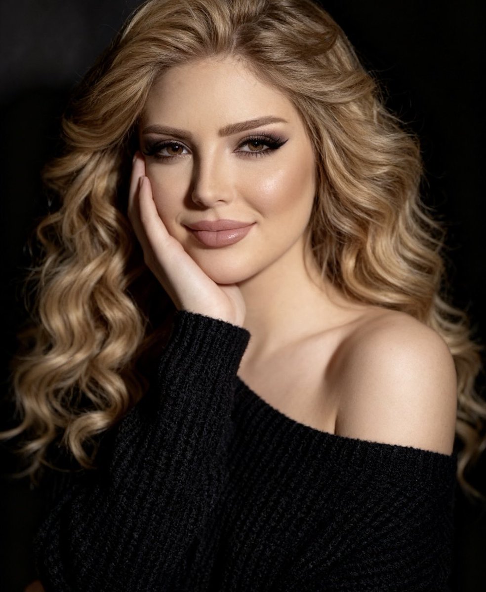 Saja247338's tweet photo. كلما عصف بنا صمت الليل، 
يهمس في أذن الروح #موعد_مع_الماضي ليستحضر حكاياتٍ رويناها بصوت خفيض على ضوء النجوم، ونظنها ذهبت ولن تعود.
#قيثارة_النيل 
#ملك https://t.co/26eLzE6pVM