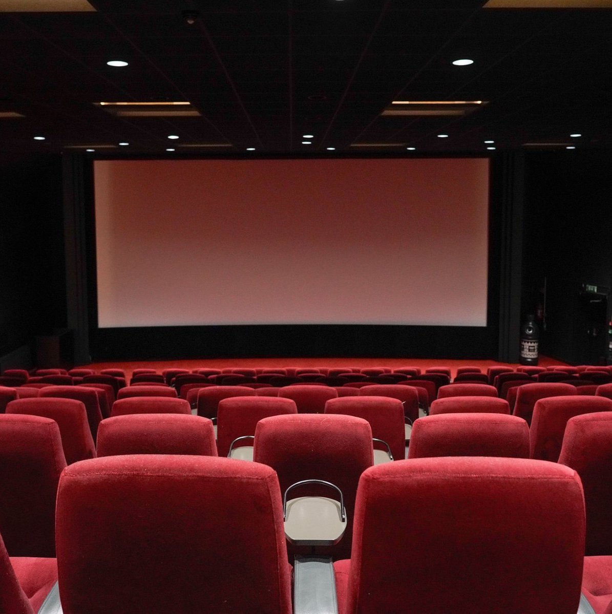 BuzzCrave_'s tweet photo. ‘AVENGERS: DOOMSDAY’ will reportedly feature a ‘mandatory break’ midway through the film in theaters worldwide due to its lengthy runtime. https://t.co/yxFAZxvIP5