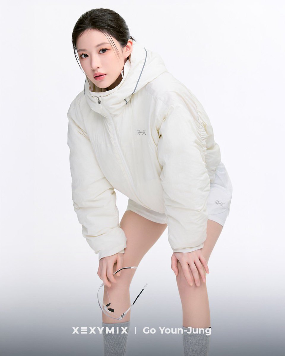 Younzuung's tweet photo. the air may be getting colder, but that’s no reason to skip our workout! 💪🏻 let’s keep moving and stay active, embrace the chilly days with an extra energy. with XEXYMIX motivation never fades and the workout never stops. so, lace up your sneakers and let’s get moving together! https://t.co/QLlhtc2Rxu