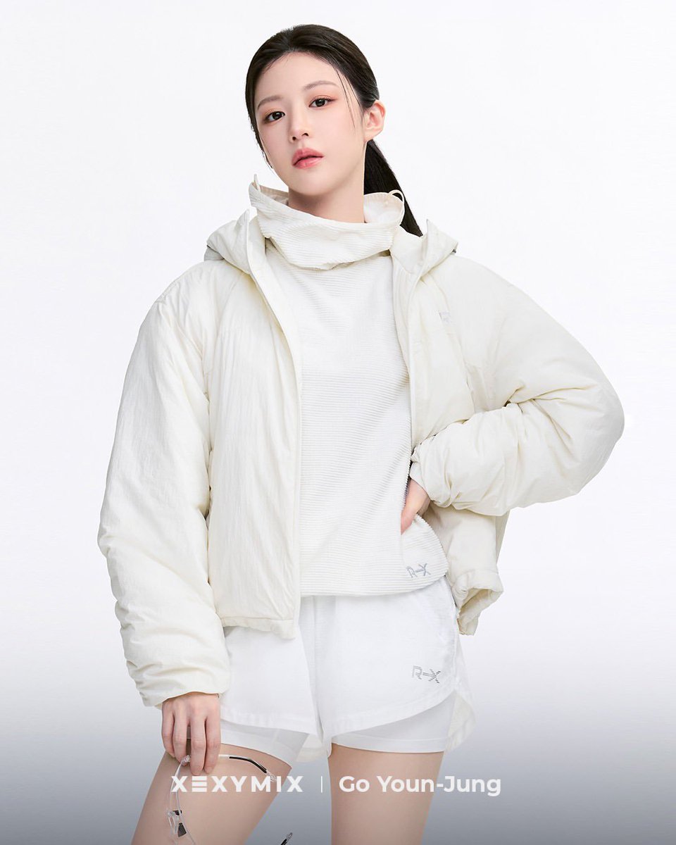 Younzuung's tweet photo. the air may be getting colder, but that’s no reason to skip our workout! 💪🏻 let’s keep moving and stay active, embrace the chilly days with an extra energy. with XEXYMIX motivation never fades and the workout never stops. so, lace up your sneakers and let’s get moving together! https://t.co/QLlhtc2Rxu