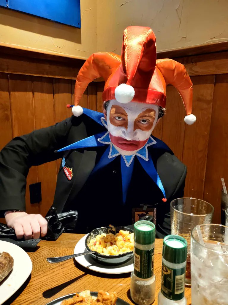 BigJestr's tweet photo. Went to outback and everyone looked at me like i lost my mind... #balatro #cosplayㅤㅤㅤㅤㅤ https://t.co/pe9EwvQTAj