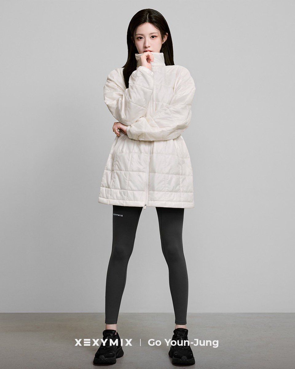Younzuung's tweet photo. today’s workout look calls for a pair of full-length leggings paired with an ivory long quilted jacket. the contrast of sleek black and soft ivory creates a clean, effortlessly chic look keeping me warm &amp; ready to move. who says staying active in chilly weather can’t be stylish? https://t.co/XZEDo1dlVM
