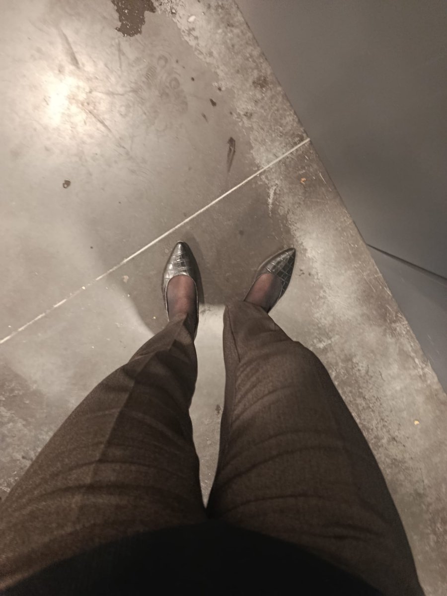 Couplelove75's tweet photo. Tenue du jour au bureau 
Rdv pour plus de vos envies et demandes sur mon mym où je me libère 
https://t.co/6fyOYG4wE5 https://t.co/poHq0Sd2ZX