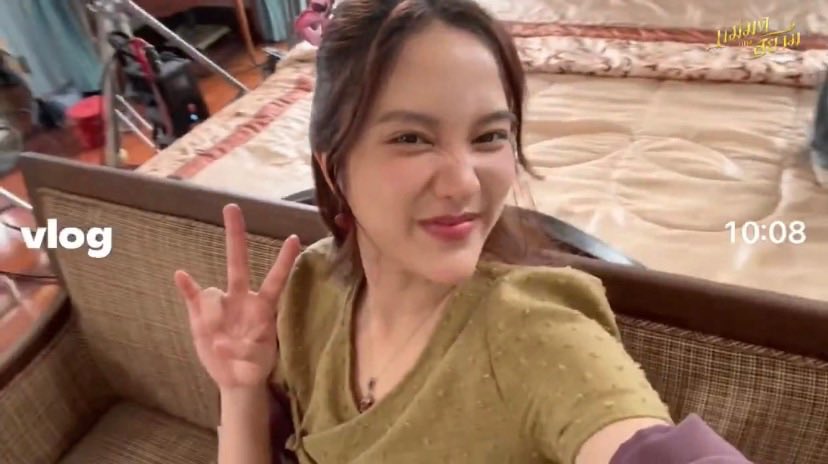 bee_nidarat_'s tweet photo. วันนี้ถ่ายแม่มดแห่งสยามเป็นแม่มดไอรีน ขอให้ราบรื่นผ่านฉลุย ไม่เหนื่อยจนเกินไปน๊า แฮปอะกึ้ดเดย์
#แม่มดแห่งสยาม 
#srchafreen #FreenSarocha https://t.co/MrsXJSal8X