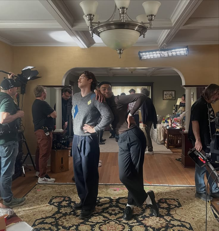 jackinupdates's tweet photo. "I feel like Jack and I have a very Anton and Paul Baker relationship offscreen. We're secretly in love and everyone will find out soon! [Laughs]", Owen Thiele tells Gold Derby. https://t.co/SVombI2EM1