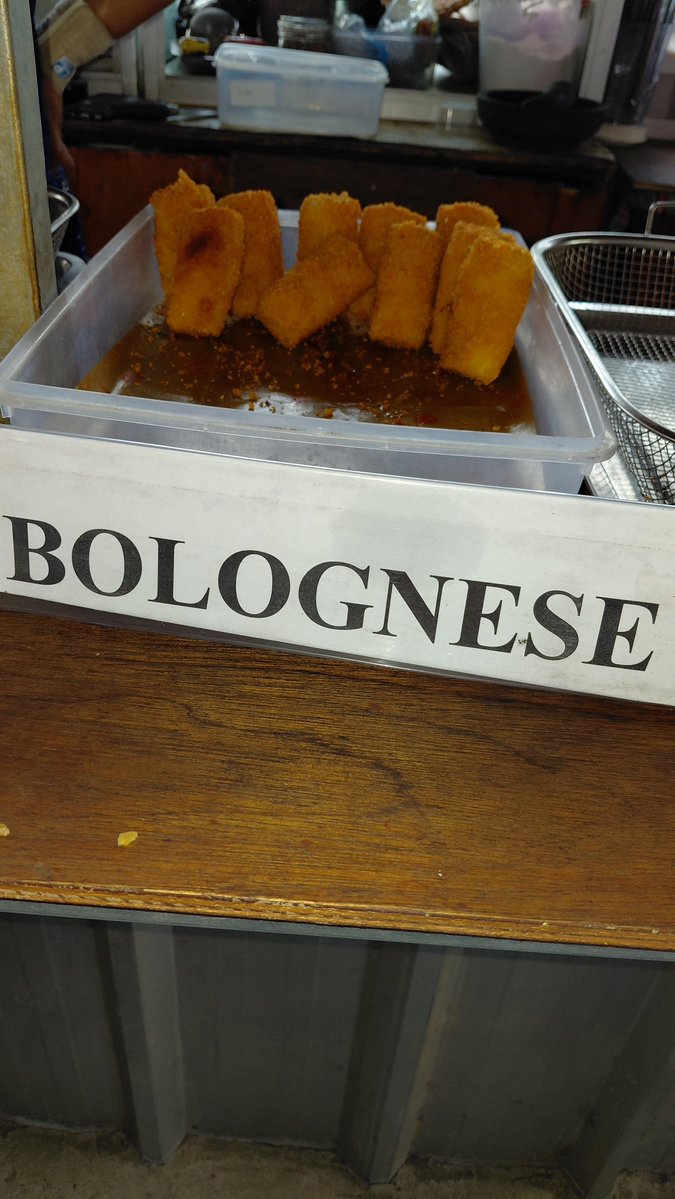 starrykimi12's tweet photo. Kimi marah gak ya bolognese dijadiin risol https://t.co/4Ud719ll2I