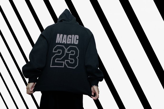 WangLandiaMX's tweet photo. 🖤 JACKSON WANG × JORDAN BRAND

MAGICMAN 2 meets iconic style. Music, fashion and creativity! 🔥

📸 Jordan Brand Official Weibo

#JacksonWang #MAGICMAN2 #WangLandiaMX https://t.co/4BRjO9YBH7
