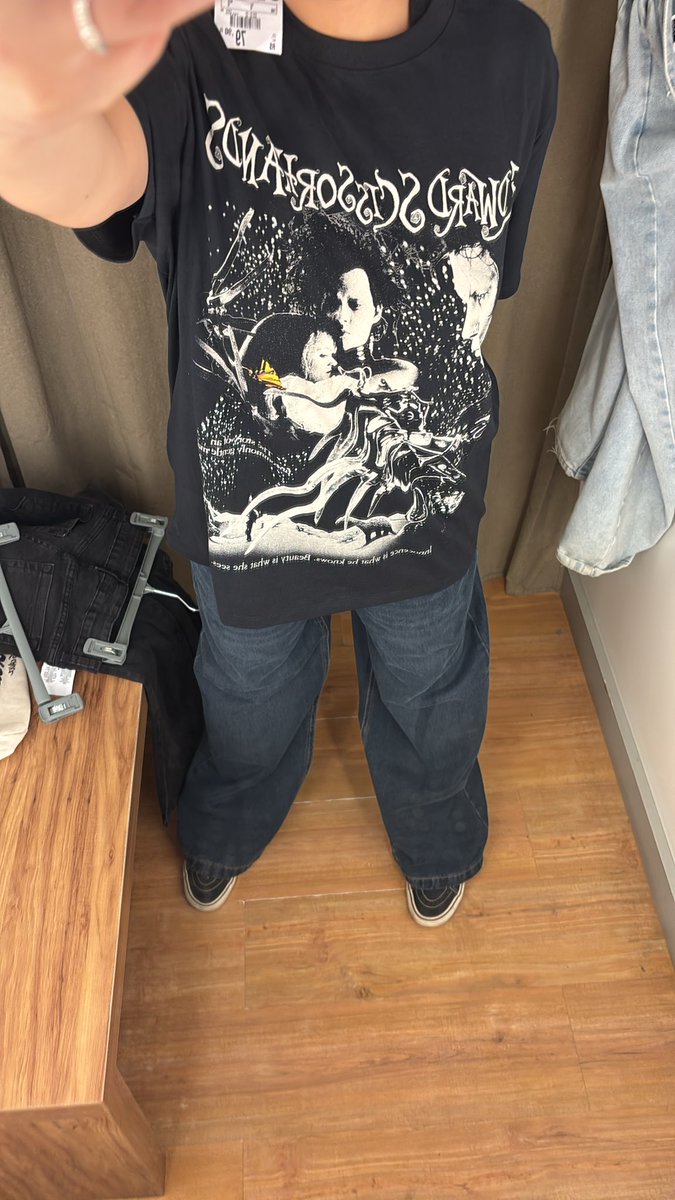 beijosatanas's tweet photo. oi comprei roupa https://t.co/oMVrSsdPD2