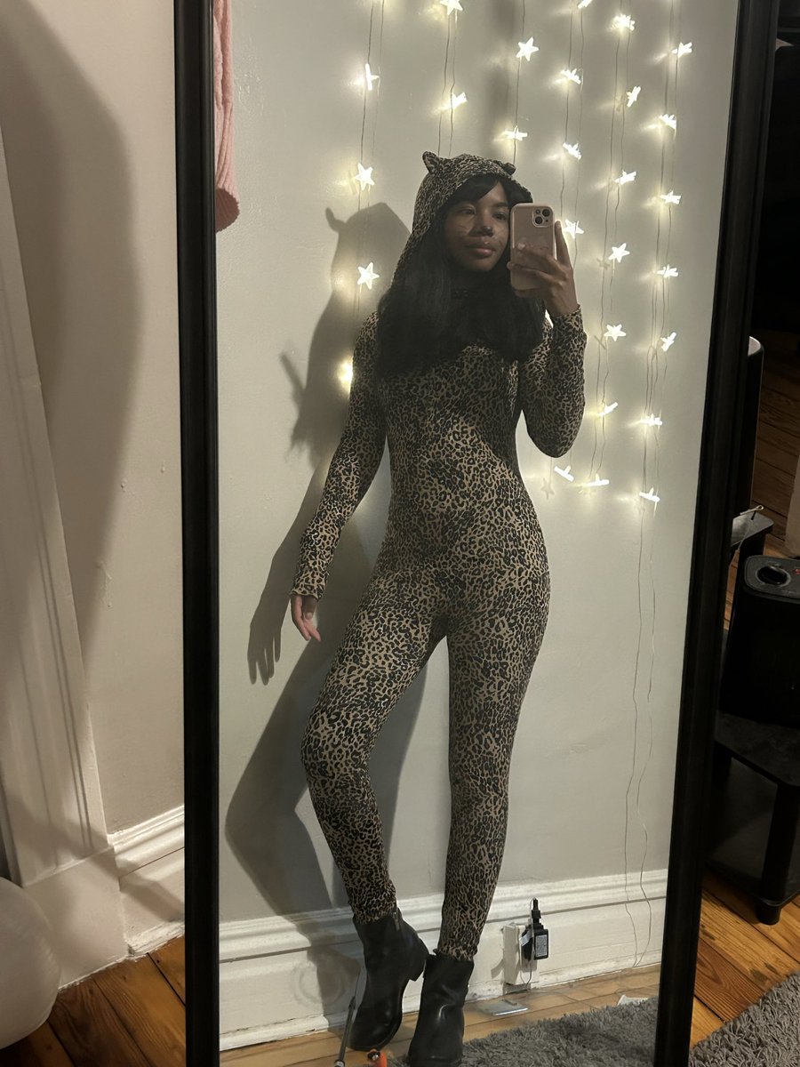 GroovyFlowerGrl's tweet photo. Halloween 2025 was the Year of the Kitty https://t.co/alU5kbZIaT