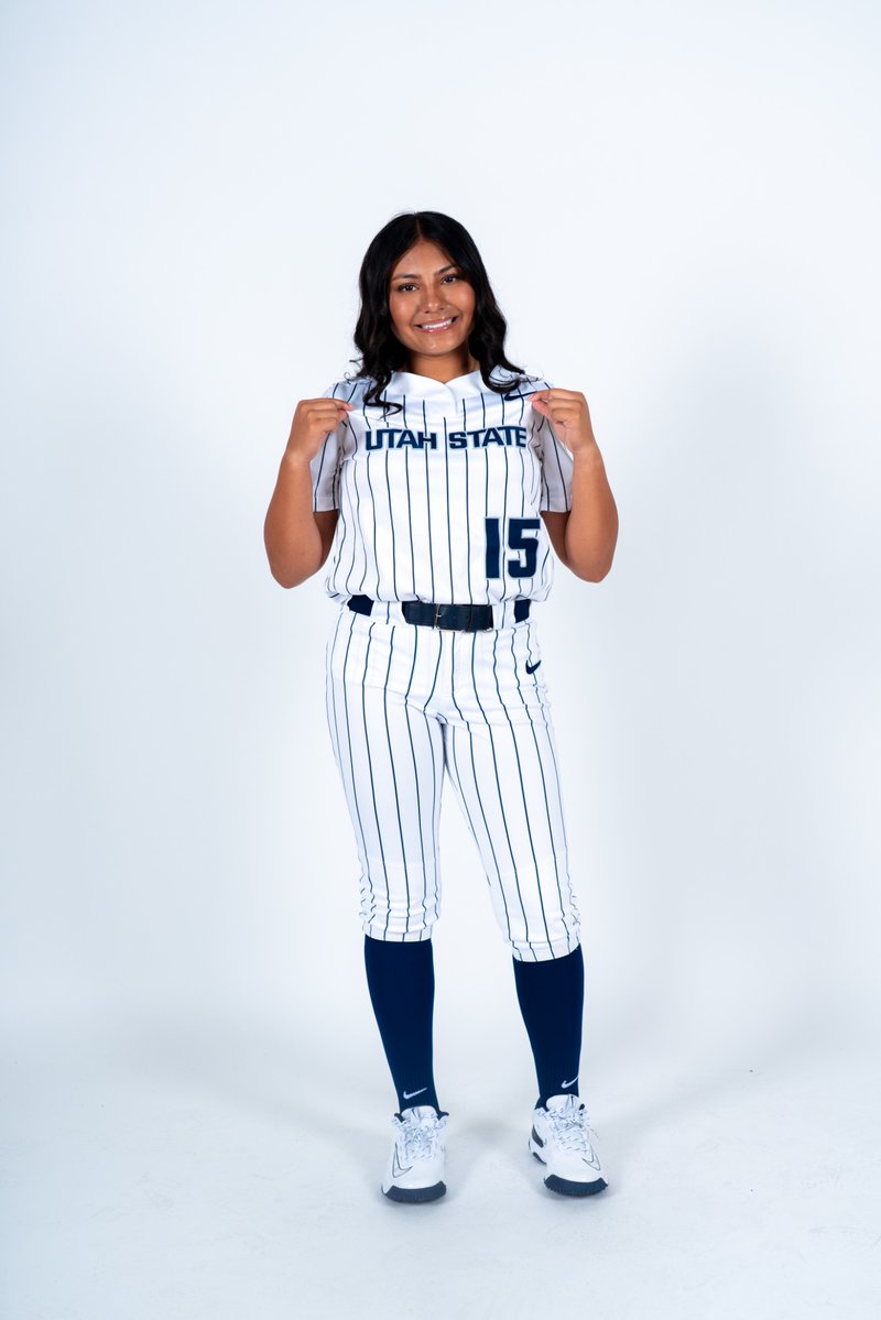 MjFikes28's tweet photo. Adiós, California. 🤘🏽💙🤍

Beyond blessed and excited to announce my verbal commitment to play Division I softball at Utah State University! @USUSoftball 

Thank you @USUCoachZ  @Coach_JimBray @robynleightonn   @Coach_AVazquez  believing in me and giving me this opportunity. I love your vision for this program and can’t wait to be an Aggie! 

#AGTG - thank you @CaliforniaSunc1 @AthletesCSA

@DiamondAddicts @LineDsoftball 
@ExtraInningSB @D1Softball @THEWOWSB 

#Committed #GoAggies #UtahStateSoftball #Pac12