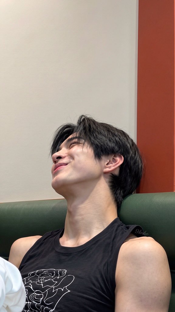 keonichee's tweet photo. PLEASE PAHAMIN GW???!?!?!😭😭💧💧🩷😭💧😭🩷🩷🩷😭💧😭😭 https://t.co/M9EK8Sl6lv