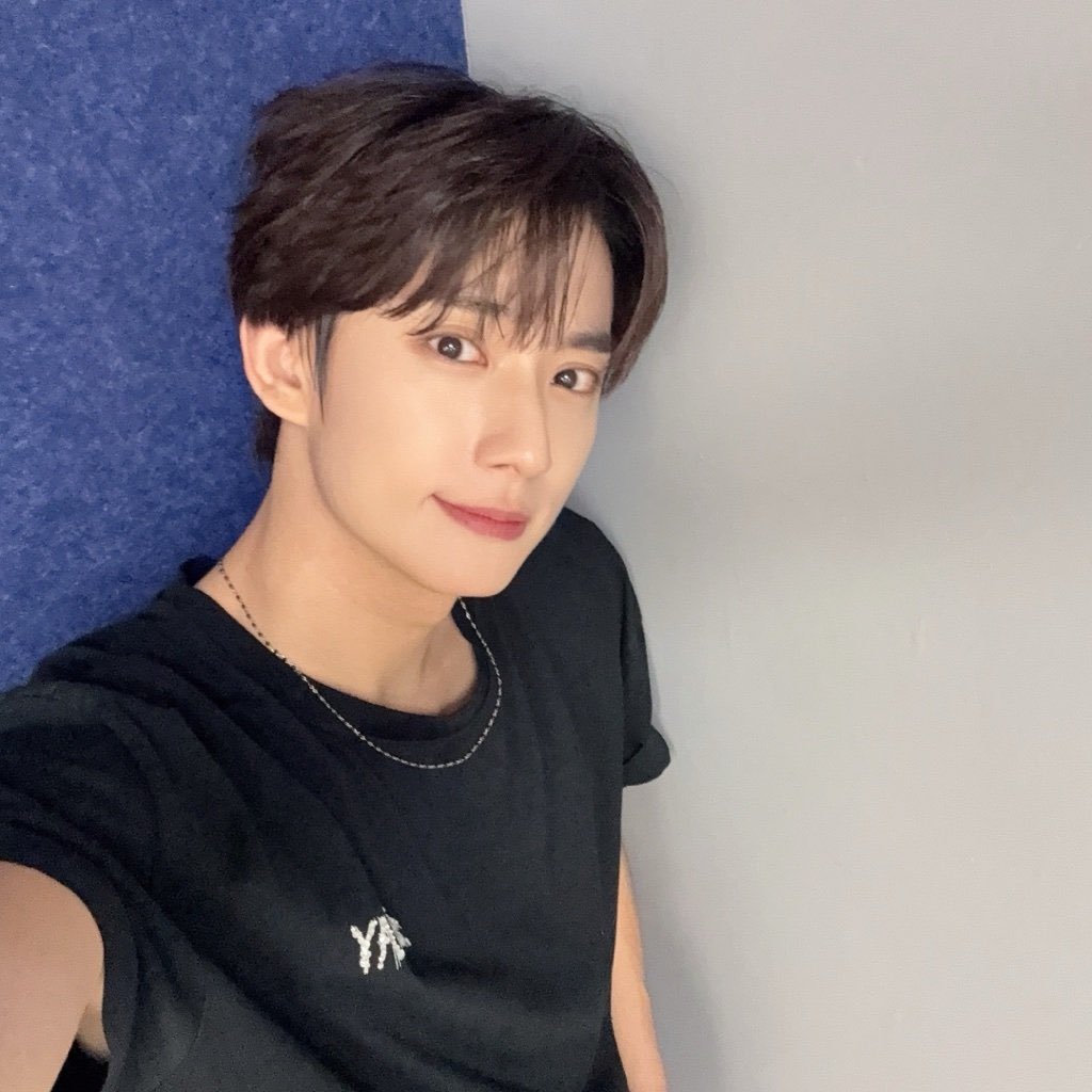 chanbean__'s tweet photo. 냐아~~~~~ 얼굴로 기 살려주는 남자 최고다 ♥ https://t.co/f6GCmSEkGz