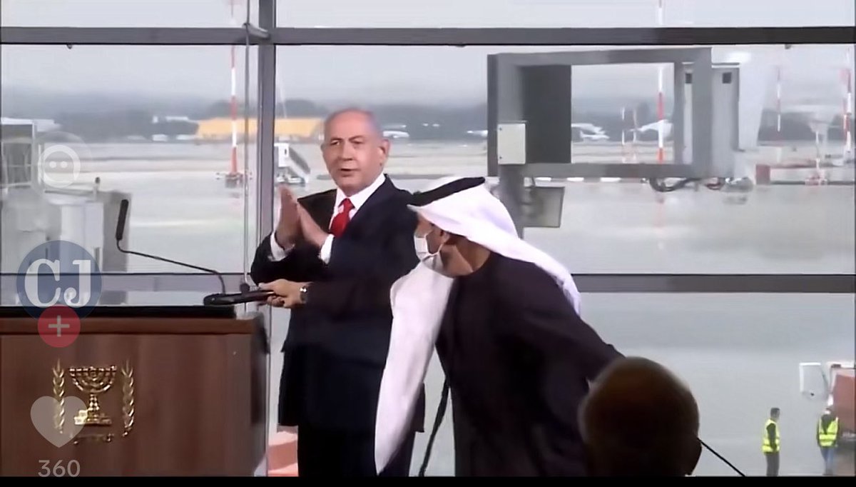m7ds511's tweet photo. @myd1alm نتنياهو يمسح يده قبل يسلم عليكم 🤣 https://t.co/aOXbMmhsep