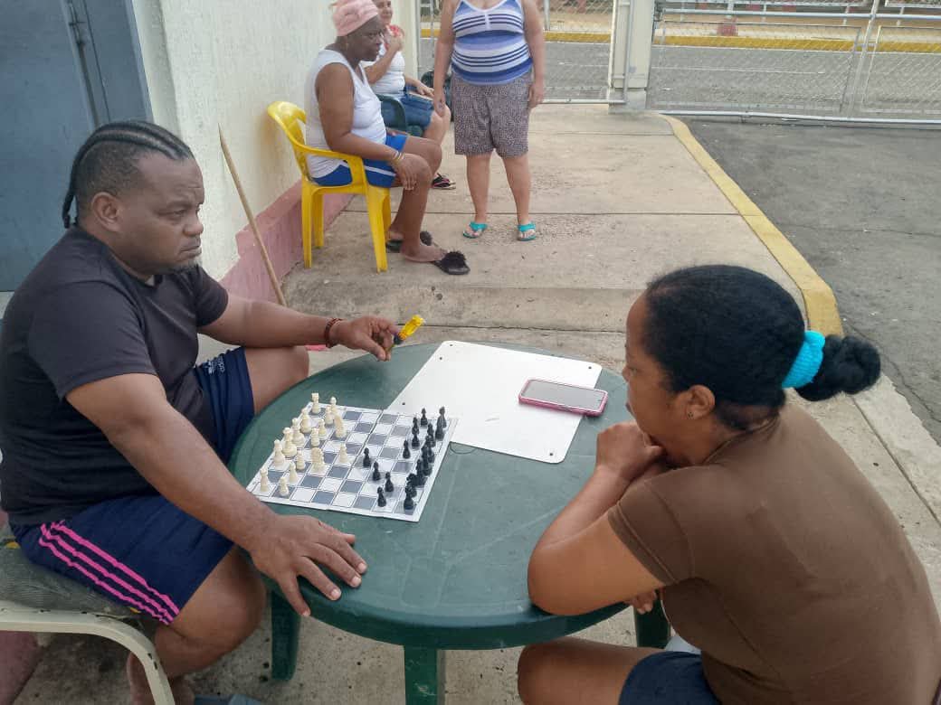 AlibethPelegrin's tweet photo. ¡Juventud, mística y compromiso! CDI Zapara, Estado Zulia,los jóvenes del Destacamento "100 años con Fidel" y nuestros colaboradores se unieron en una gran tarde de actividades en el marco de la Jornada Camilo-Che. 
​#CubaCoopera #CubaPorLaVida https://t.co/TseG09L6RM