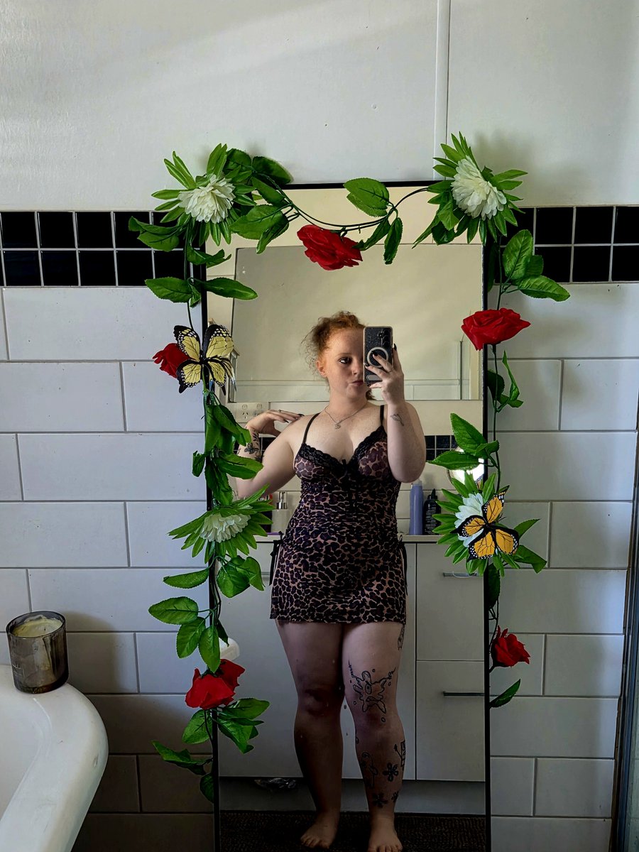 ginger_rocket22's tweet photo. ginger girl in leopard print… tell me that isn’t a dangerous combination 🤭🐆🧡❤️‍🔥 come onnn, you know you love a little redhead trouble 😘

#LeopardPrint #ginger #model https://t.co/CPavOMKhla