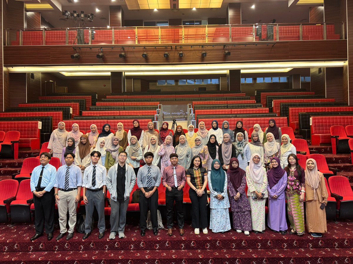 MSUMalaysiaSoD's tweet photo. Navigating dental school is always easier with a strong support system. Last week, the School of Dentistry brought our Year 2 seniors and Year 1 freshies together for an interactive icebreaking session. 🤝🏼✨

#MSUSOD
#MSUMalaysia https://t.co/AFGFQzQ8Tn
