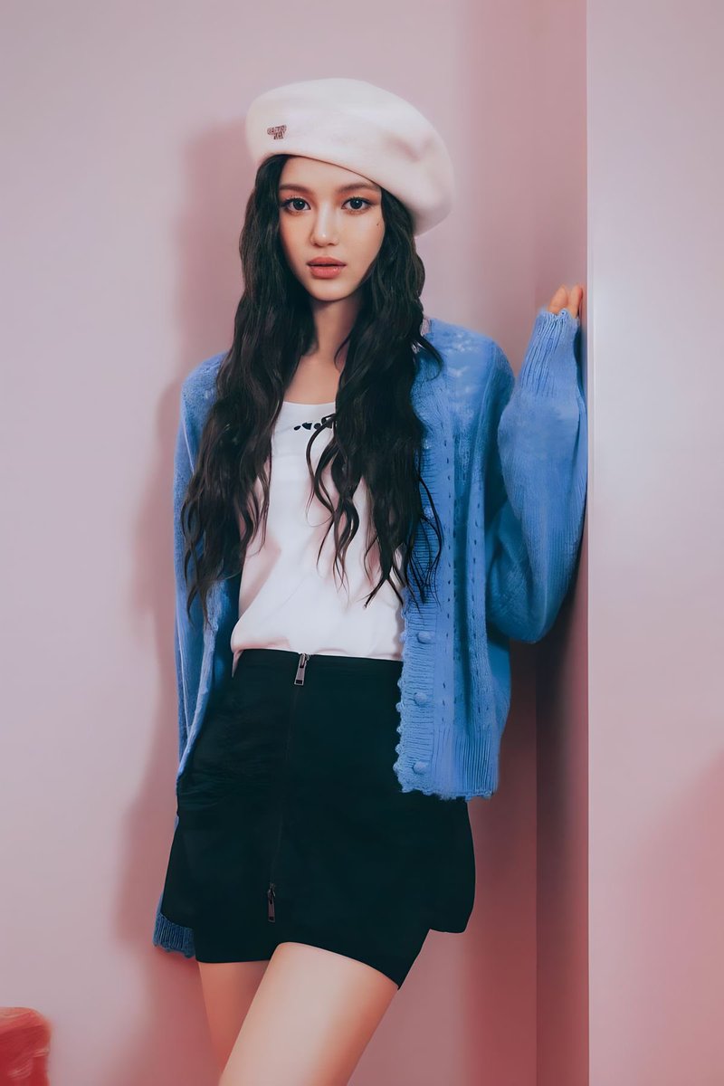 AboutNWJNSMusic's tweet photo. Danielle’s co-written songs have accumulated over 2.3 billion streams on Spotify.

Super Shy — 913M
Attention — 593M
How Sweet — 319M
Cool With You — 300M
ASAP — 200M https://t.co/0wufHnf8IY