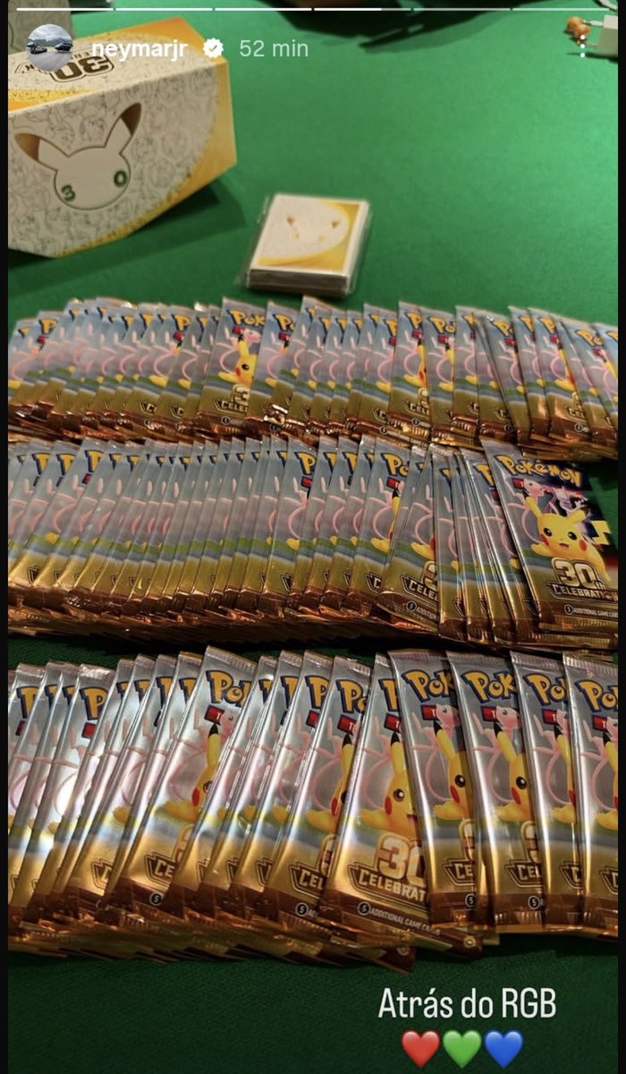 YasmimDinizS_'s tweet photo. Neymar abrindo cartinha de 30 anos… nessa quantidade a dopamina nem enche, perde até a graça. https://t.co/sa6EOx8MIX