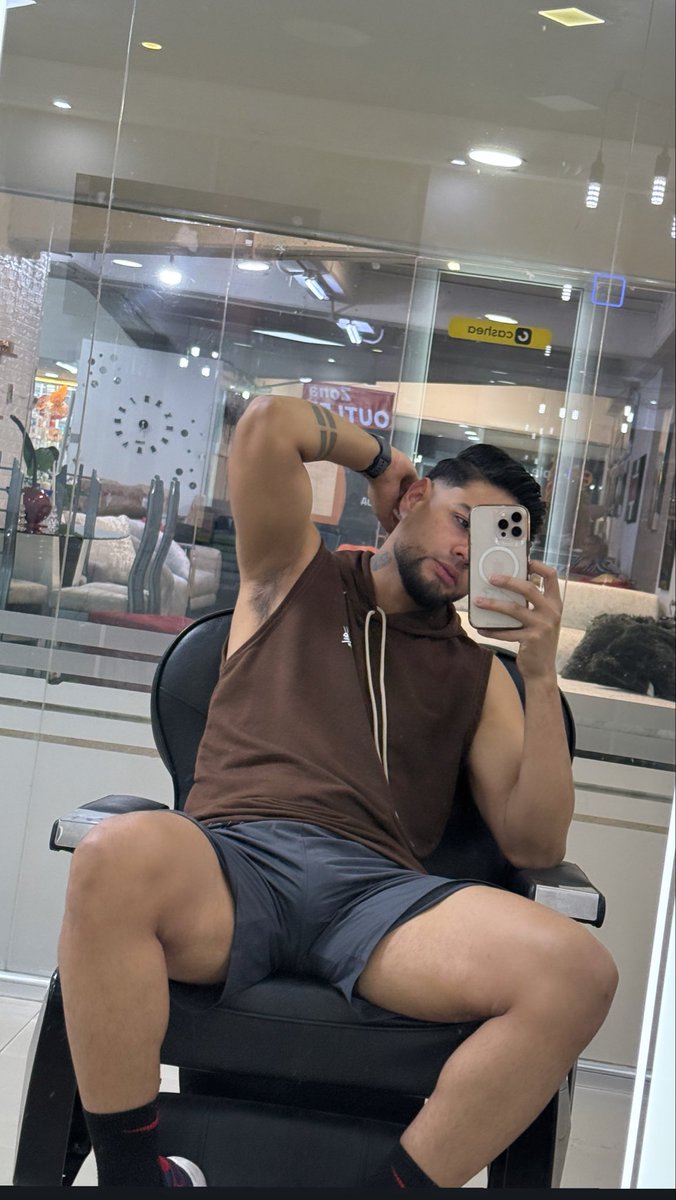 jeanelmasviral's tweet photo. Estar peludito y sin boxer es más fresco 🔥😈

Que esperas para ver mi contenido xxx😮🥵

6.99$ el mes 

Subiré contenido a diario 🤠🤠

https://t.co/HtABnwP6WB https://t.co/l8GrGMAN7m
