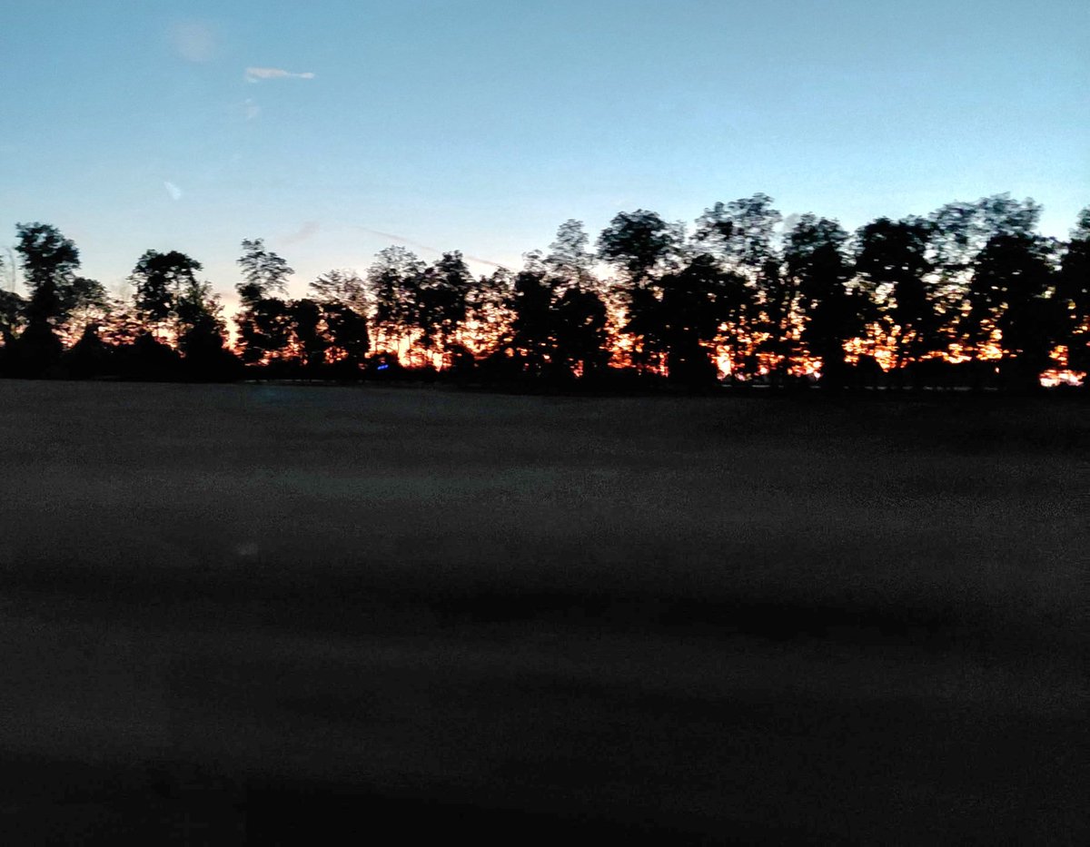 ohiohank's tweet photo. Sunset in passing, miles from #MyFrontDoor https://t.co/g0SmJyPpNd