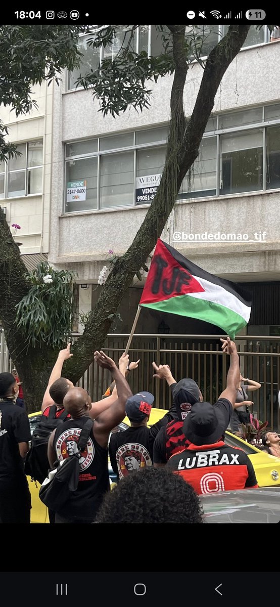 bondedomao_tjf's tweet photo. BONDE DO MAO E ANTIFA PRESENTE NO ATO DE COPACABANA!🇧🇷🇧🇷

No dia 12 de outubro, estivemos presentes no ato em Copacabana, lado a lado com nossos irmãos da Flamengo Antifascista, reafirmando nosso compromisso com a democracia, a luta contra o fascismo e a organização popular. https://t.co/GtU2UpCoWF