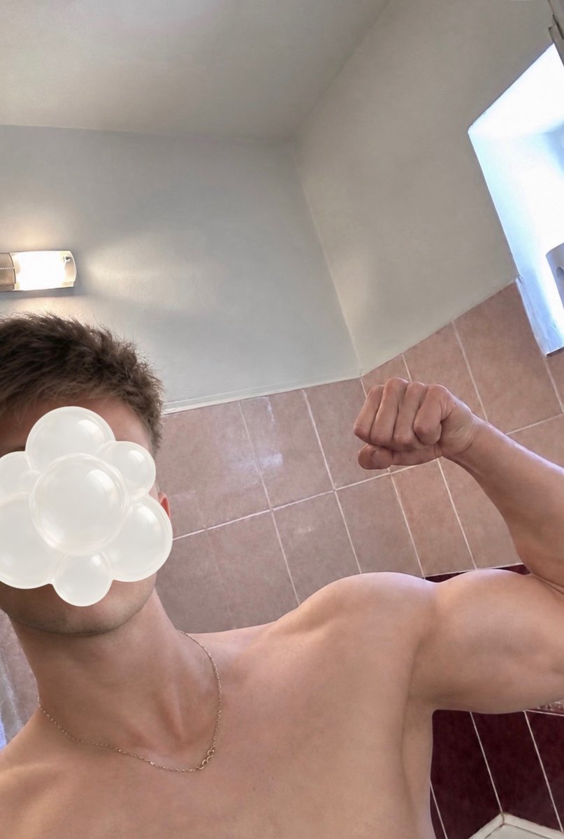 Jason__nnn's tweet photo. Was thinking about posting because my biceps are not big buuuut fuck it
#nsfwtwt #biceps https://t.co/DyCv5AZfaI