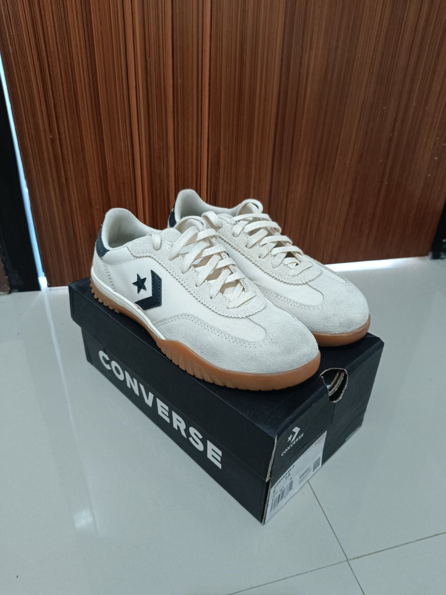 wildcloverr's tweet photo. wts want to sell sepatu converse run star trainer white
size 38,5 (24cm) 
original store converse
jarang dipakai

📍Malang https://t.co/NvzPk1MeEz