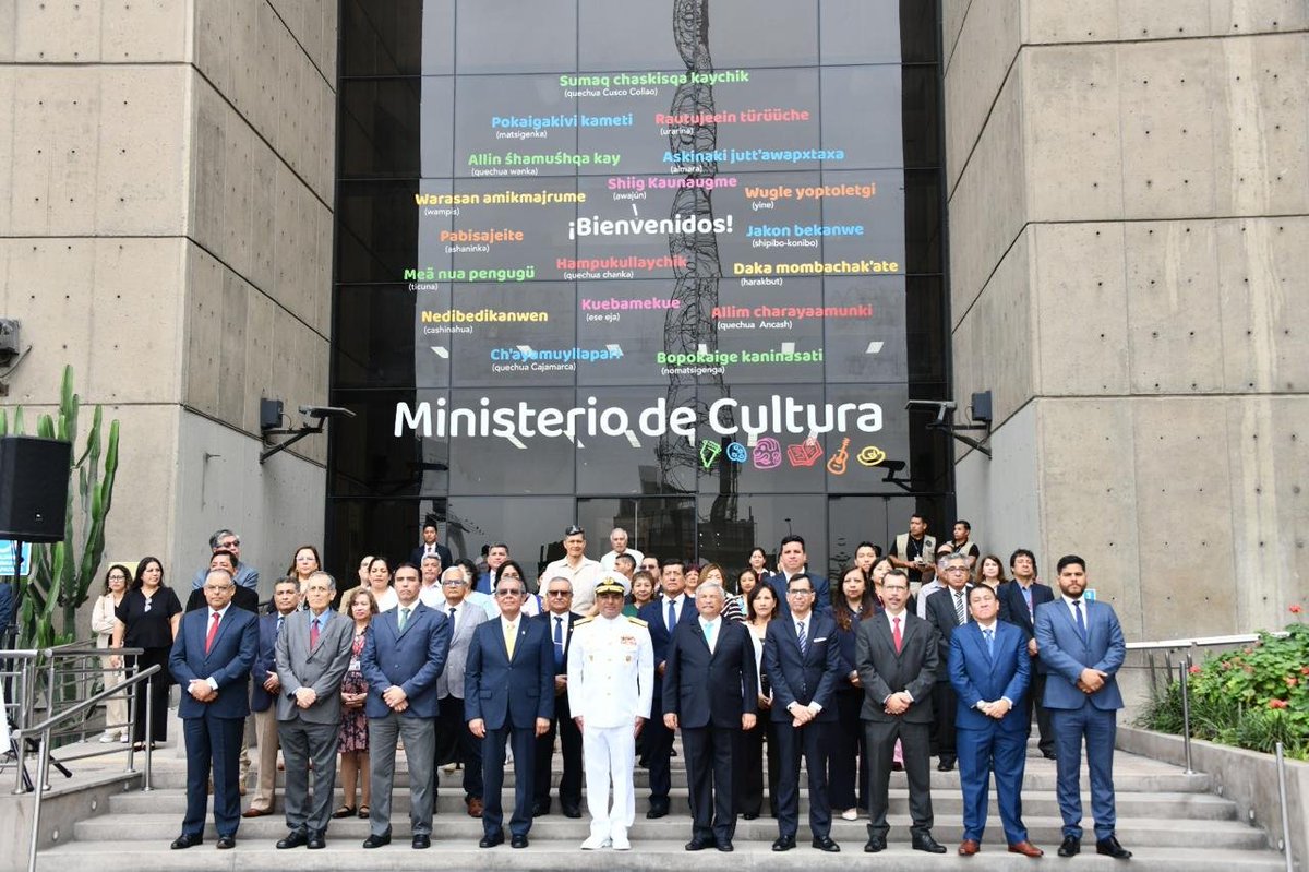 naval_peru's tweet photo. #MGPNoticias El Ministerio de Cultura realizó el izamiento del Pabellón Nacional por el 205.º aniversario de la Marina de Guerra del Perú y el 147.º del Combate de Angamos, rindiendo homenaje al legado de Miguel Grau, símbolo de honor, valentía y amor a la Patria. https://t.co/GumUTzZOu1