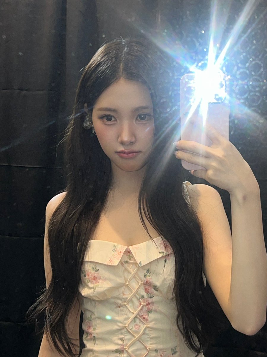 citruscene's tweet photo. yihyun of baby dont cry !!
kpop stans are sleeping on her talent and beauty like LOOK AT HER https://t.co/gNhgPBKzYR