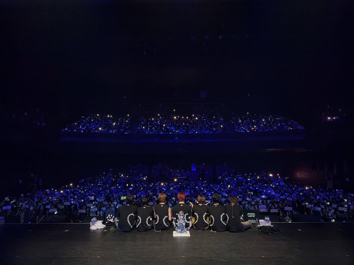 ptg_stats's tweet photo. [📸] .@CUBE_PTG (펜타곤), 데뷔 10주년 서울 공연 성료…팬들과 뜨겁게 만든 추억

#PENTAGON #펜타곤 @nakedxproud https://t.co/Xc8vv4M1LA