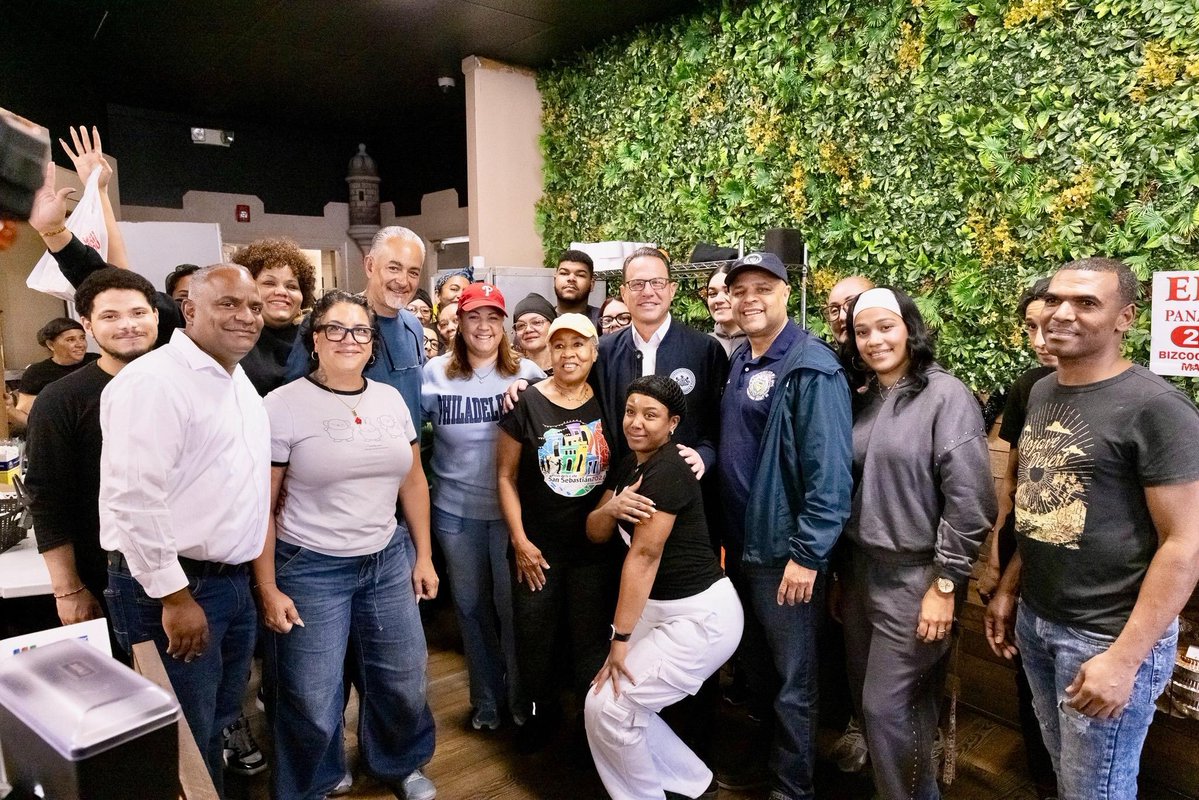 JoshShapiroPA's tweet photo. Nothing better than a stop at El Coqui Panaderia for good food and great company just 22 days out from Election Day. https://t.co/tMQ3RPEDcC