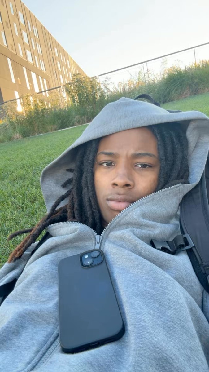 jahhhaving's tweet photo. freaks text me #phillyteens #phillyfreaks https://t.co/0K6Zwik9rd