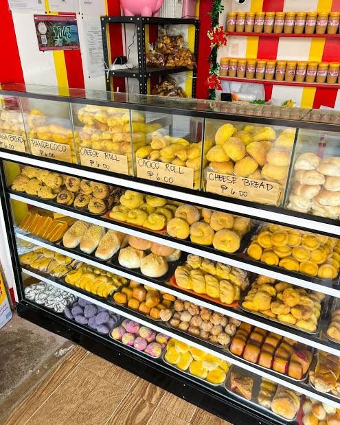 deucekocath's tweet photo. Anong paborito mong tinapay sa bakery? https://t.co/ecdQT0FDeJ