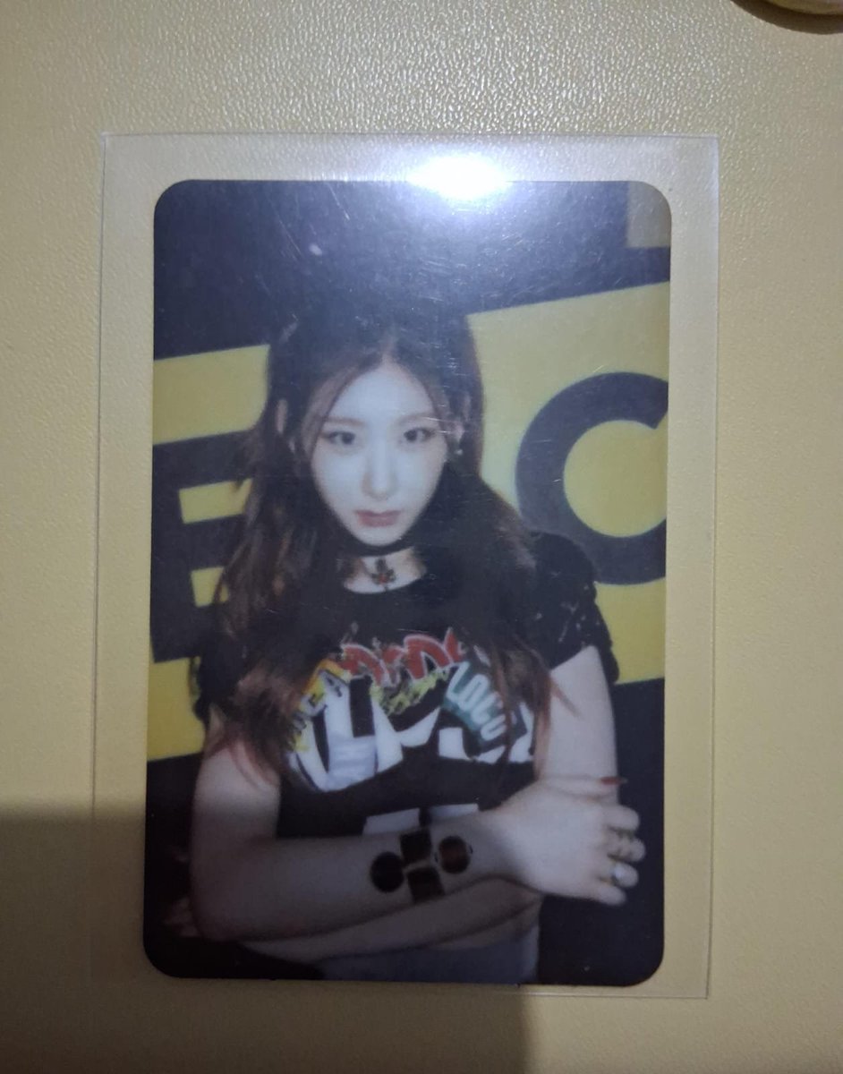 _minimaryverse's tweet photo. vendo/venda/drop photocards Chaeryeong ITZY

☆R$20 + Frete R$14
☆Mando fotos e vídeo.
☆pagamento imediato 
☆Chamar com certeza de compra
☆pc em mãos

☆ Feedbacks no fixado https://t.co/M3LVAssUDT