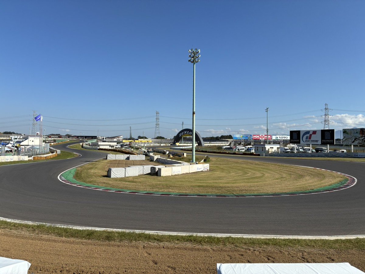 TOS2070's tweet photo. 10日(土)は、筑波ロードレース選手権に参加していました。
最終戦ということもあり、特に1コーナー、1ヘアでは激しい攻防戦が見られました。少しずつ今シーズンの終わりが近づいていることを感じさせますね…

次はテイストオブツクバ！楽しみにしていましょう！ https://t.co/TepQZG1fTk