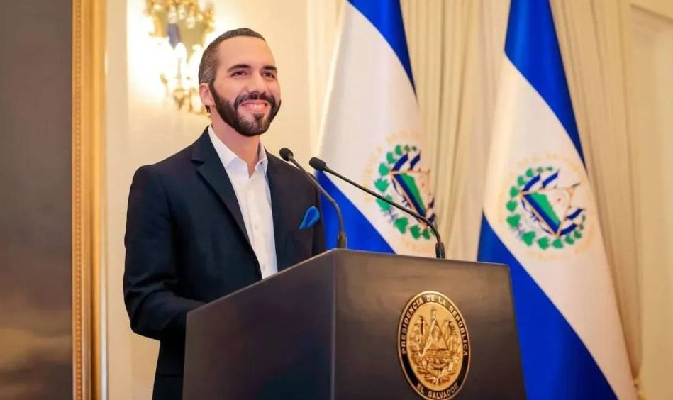 GAMBA_CL's tweet photo. Banco Mundial admite que el éxito de Bukele en combatir la delincuencia disparó el crecimiento económico en El Salvador https://t.co/jsoJdYngq3 https://t.co/BtTQa5qhO2