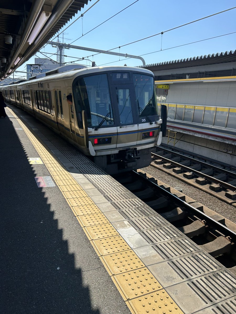 rsv1000rrider's tweet photo. この時間に大阪東線乗ったら、演歌全開で鳴らしてるオヤジおって下町を感じてる（笑） https://t.co/uAPBF2YSuu