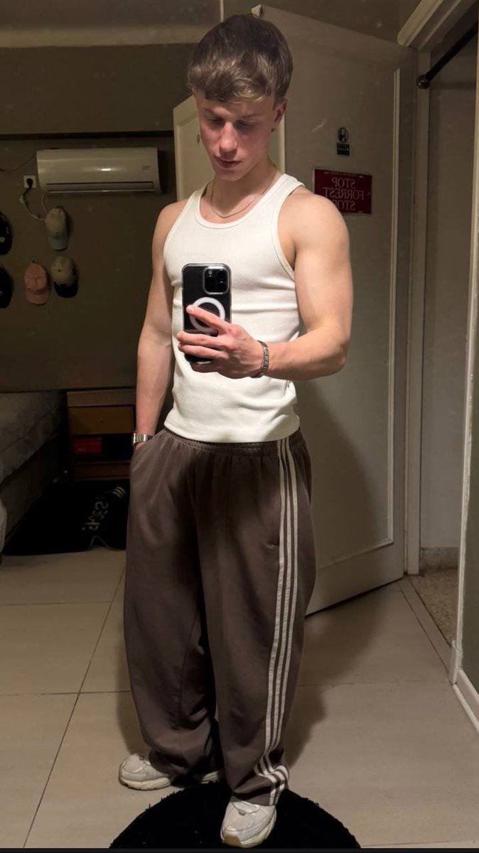 Machxsdea's tweet photo. Disponible en telegram 🥵 https://t.co/UxBMCCefp2 https://t.co/gqFBDWttZK