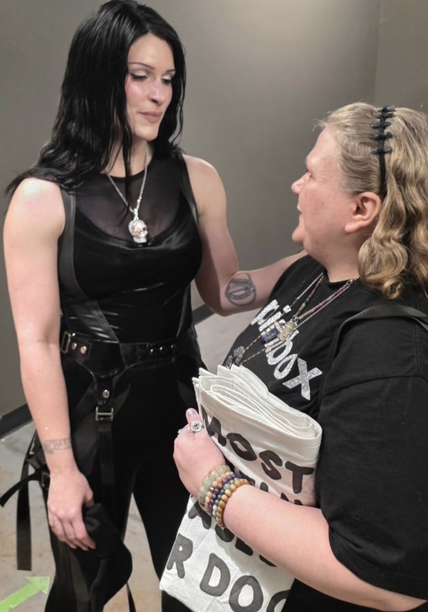 ElectricCross27's tweet photo. Being in the direct presence of Courtney LaPlante was one of my most special ideas of heaven 💖 With the recent close of Spiritbox's Tsunami Sea UK & EU Tour, I'm bittersweetly reminded it's only about a month shy of 1 yr since Courtney had me brought backstage to meet her on part 2 of their TS North American Tour, after I also saw part 1 earlier last yr, & I miss her so very much! It's also bittersweet that they only have 4 shows left this yr &, fingers crossed, she'll also get to make another Grammy appearance in early Feb. for "End of You"! I'm so very thankful though that I also have the special memory of getting 100 people in the pit to hold signs during the song TS while they supported Ev this Summer! And, I keep hoping they'll announce a US tour soon for early next yr that I can attend! But for today, I wish a very happy Canadian Thanksgiving, @corklezlaplante & Mike, if you celebrate! I love you beyond words, always & forever 💝
