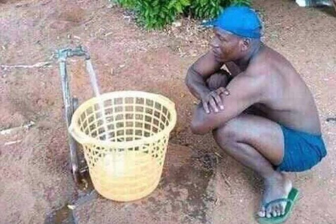 smthingishappen's tweet photo. @PoppinCoco3 Japan🇯🇵 gives money💵 to Africa🇿🇦 and in return Africa sends thousands of highly skilled🏗️ workers to improve and permanently live in Japan

Is Japan being totally unfair to Africa by taking all their talented people away?🤔 https://t.co/yYSLc1Yzfv