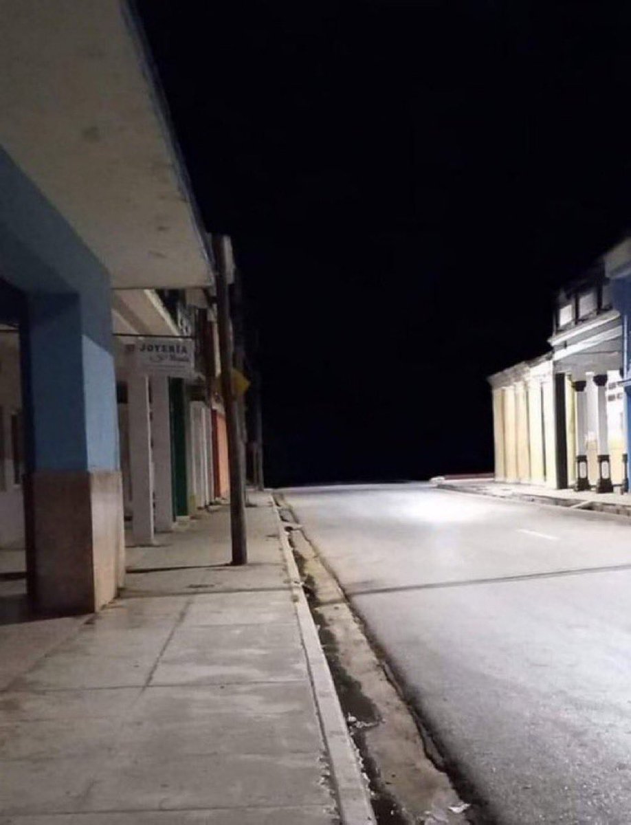 vansthfc's tweet photo. me quede dormido en el bondi y nose donde mierda estoy ahora https://t.co/yK7FsYCm6w