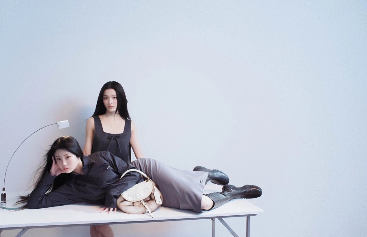 twoonehee's tweet photo. GINZA MAGAZINE #원희 #이로하 https://t.co/dcCeT61VmP