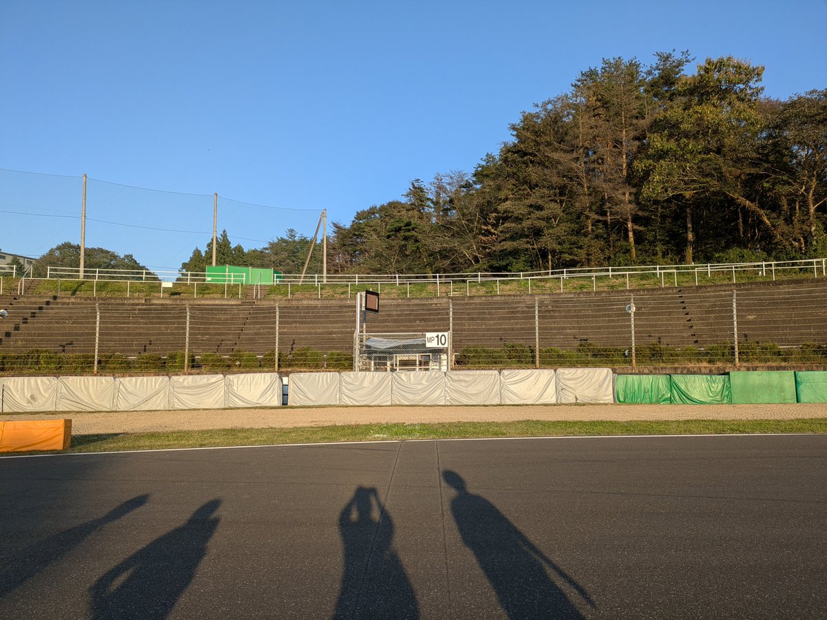 TOS2070's tweet photo. そして翌11日(日)、我々は菅生ロードレース選手権に遠征し、オフィシャル活動に参加しました‼️
初めてながらも、菅生のオフィシャルの方々は暖かく受け入れてくださり、楽しい週末を過ごすことができました。

来年度は全日本など参加できればなと思っております。この縁を絶やさぬよう続けたいです‼️ https://t.co/Fr4rC33QQT
