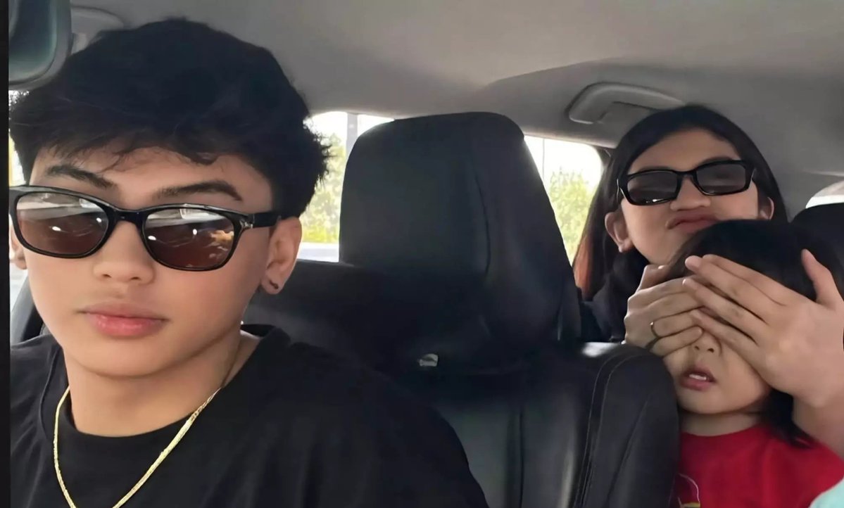 Karissa0__'s tweet photo. Ahhhhh!! Help ang cute nila 😭😭 parang mag-asa-TROPA pla 🤪😄 https://t.co/hcRTnjLNqh