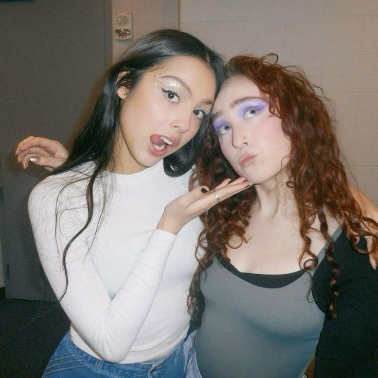 ChartsRodrigos's tweet photo. Olivia Rodrigo’s only collaborations as lead artist:

"what’s wrong with me" (feat. Robert Smith)
"expectations (Remix)" (feat. Chappell Roan) [NEW] https://t.co/kprxIaVFEP