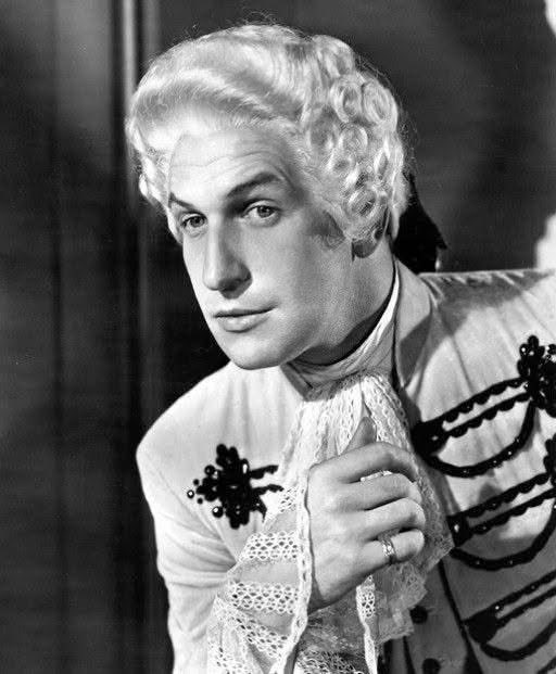AmazingPopPod's tweet photo. What’s the first thing you think of when you see Vincent Price? https://t.co/lsdVmTxckr
