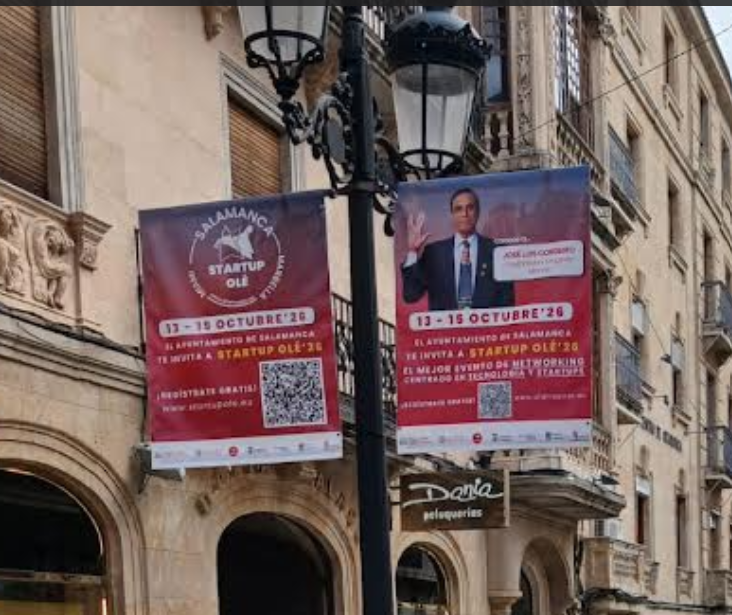 cordeiro's tweet photo. Los letreros de Salamanca anuncian que llegó la disrupción y las tecnologías exponenciales en Startup Olé Accelerator Salamanca 13-15 de octubre. 
https://t.co/2Sp3FKgzOn https://t.co/AIDNmpTd4P