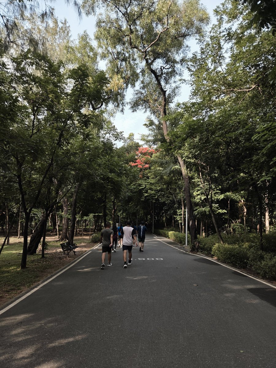 brian1990ddr's tweet photo. ไม่ได้มาวิ่งนานมากกกกก #รังสิต #สวนรถไฟ ใครเจอทักได้ https://t.co/bDOQrr8l0i