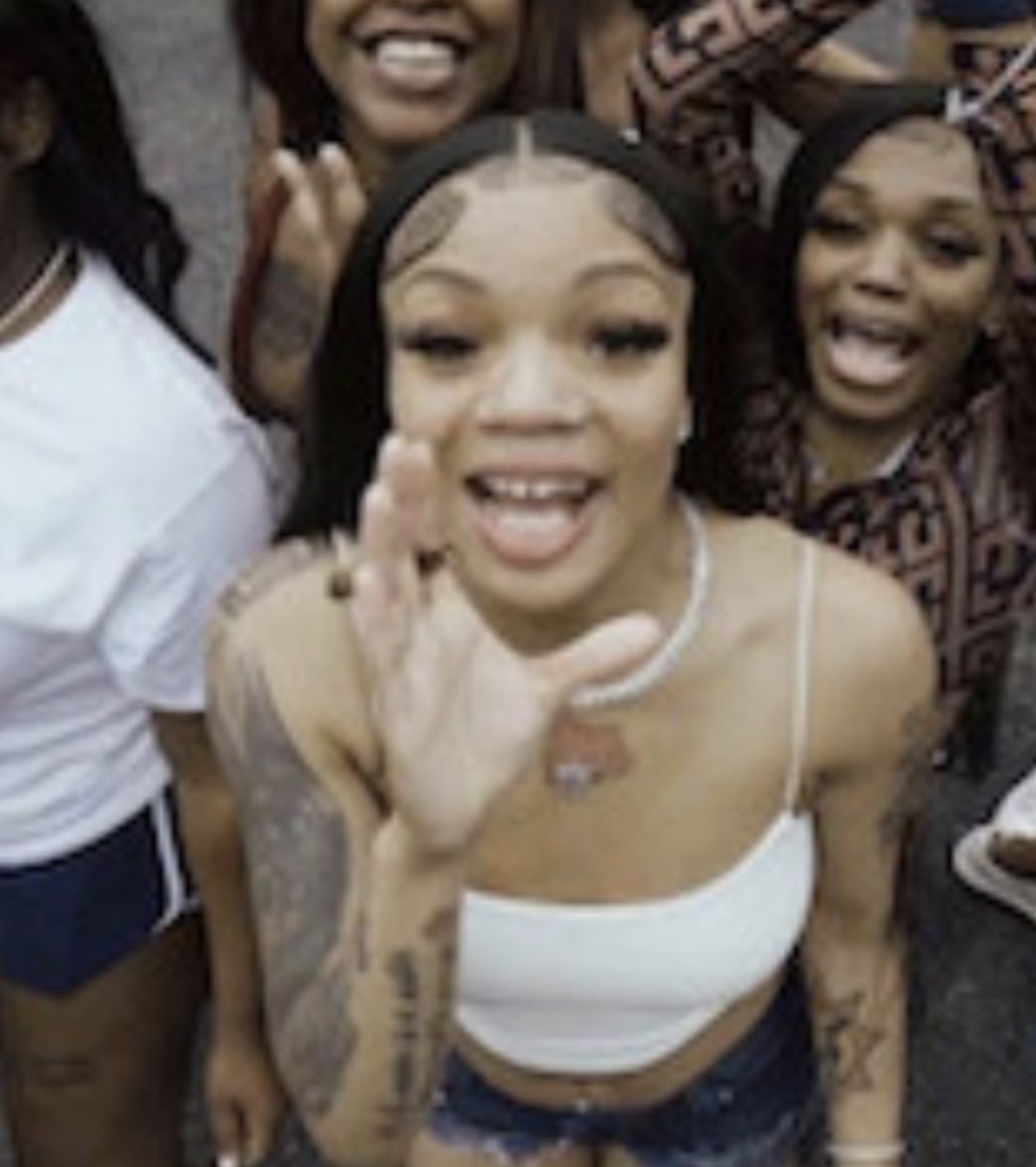 AllBlackFawces's tweet photo. Always remember you not ugly you just broke. So if you wanna look good get ur money up https://t.co/yF5NadWxFl