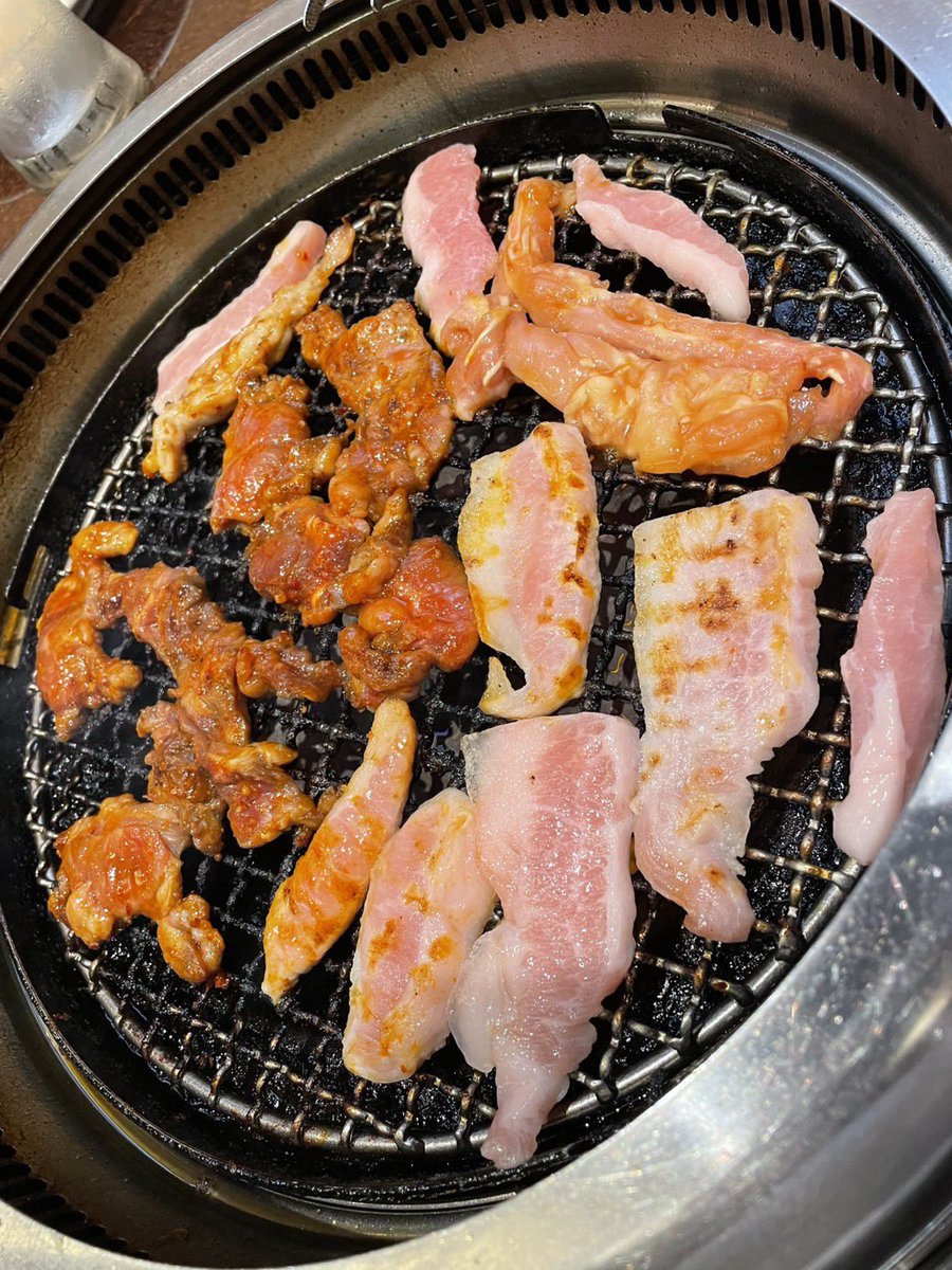 2011r7419's tweet photo. 土曜日はお友達とパチ屋からの飲み〜🍻 https://t.co/R0i1MvLbEE